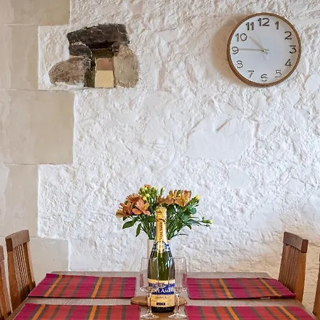 Rose Barn - Adorable Country With Private Pool *