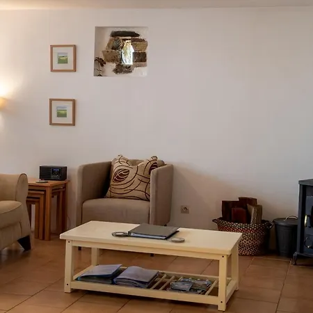 Rose Barn - Adorable Country With Private Pool *