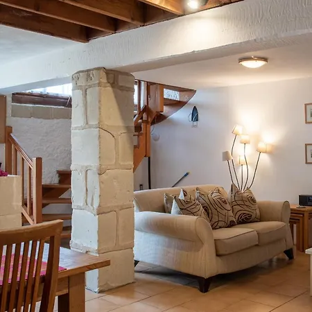 Rose Barn - Adorable Country With Private Pool